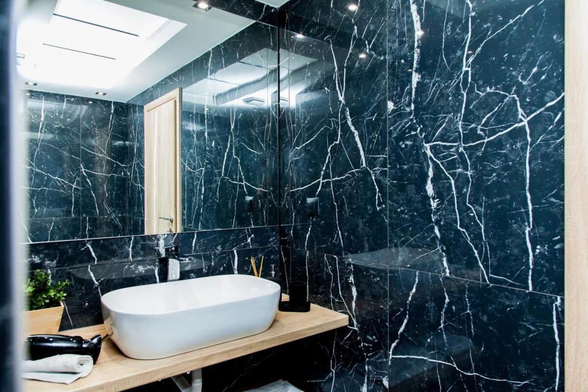 Contemporary And Chic Apartment In Central Athena Bagian luar foto