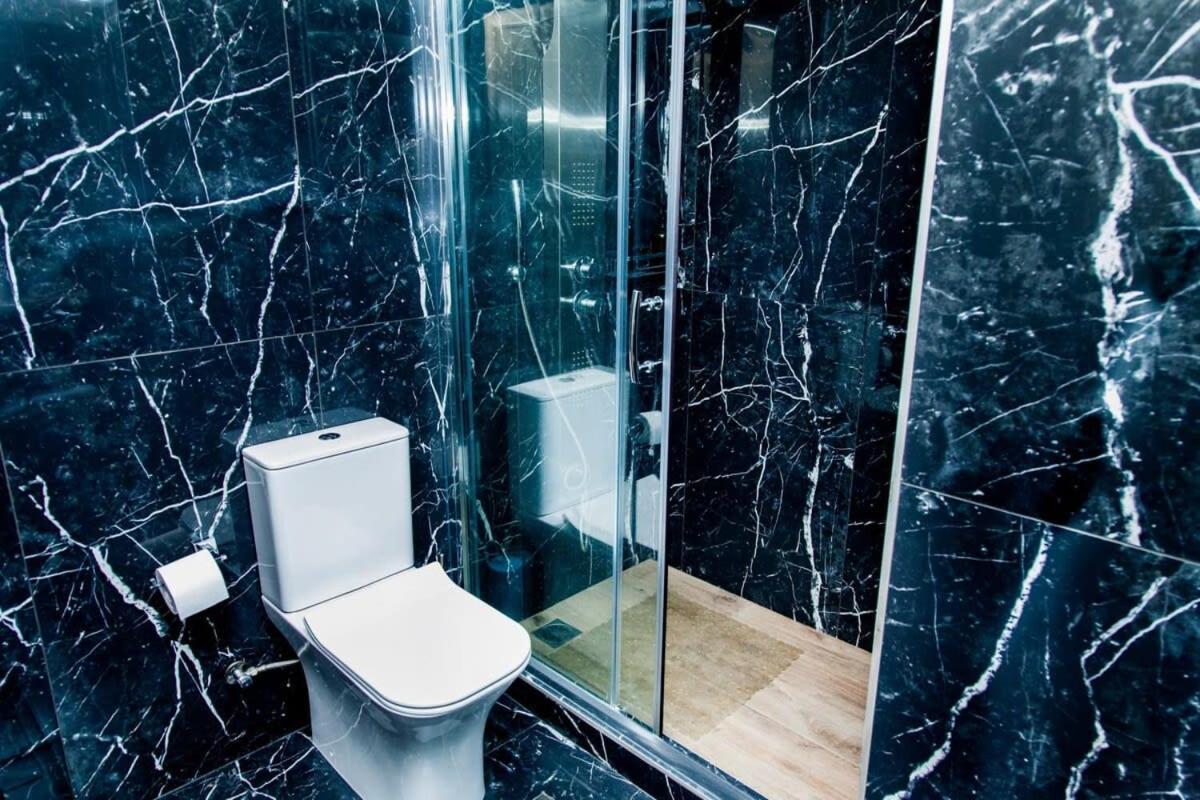 Contemporary And Chic Apartment In Central Athena Bagian luar foto
