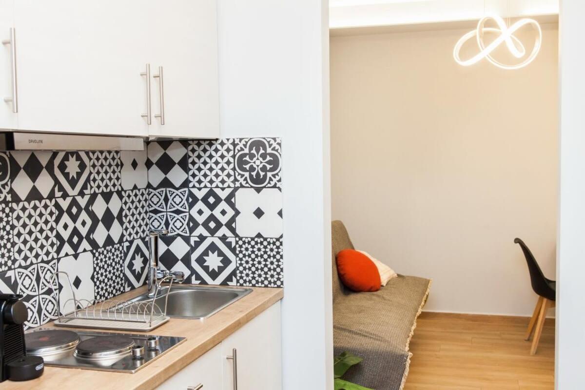 Contemporary And Chic Apartment In Central Athena Bagian luar foto
