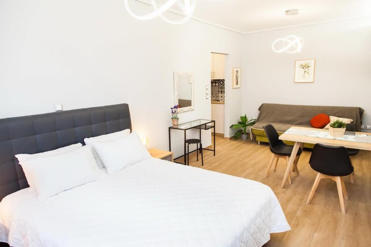 Contemporary And Chic Apartment In Central Athena Bagian luar foto