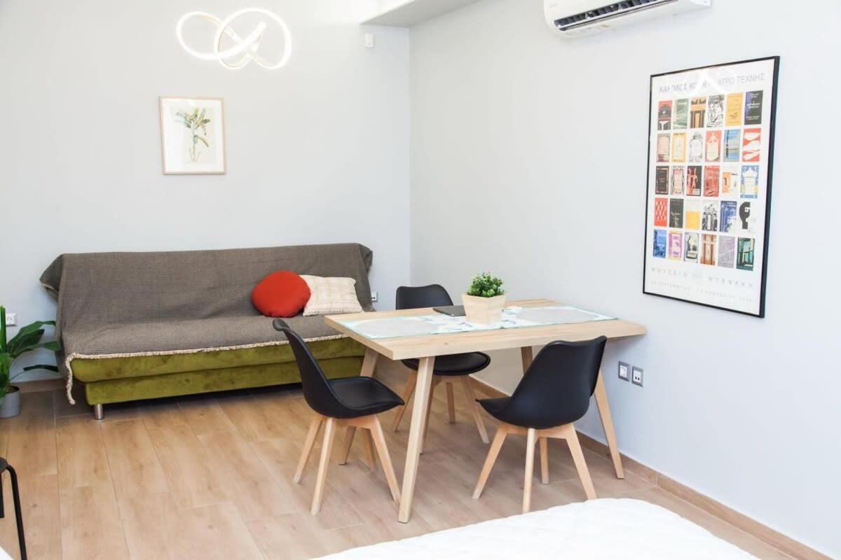 Contemporary And Chic Apartment In Central Athena Bagian luar foto
