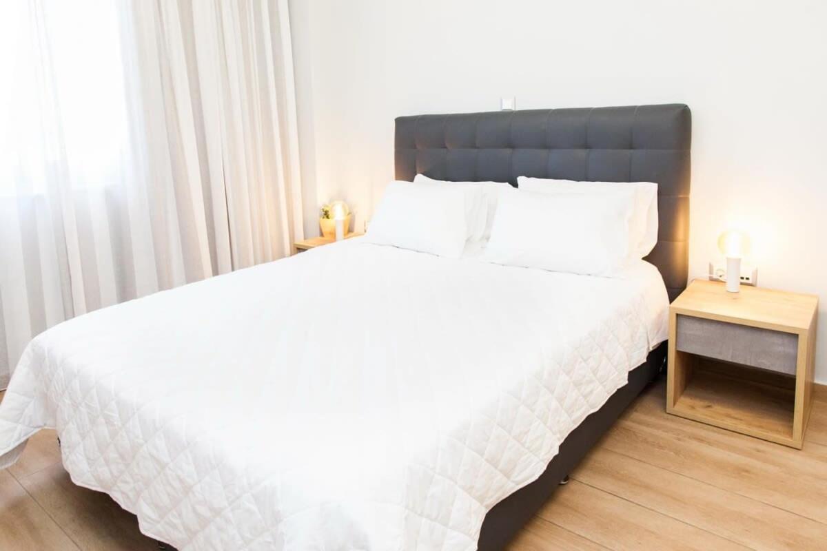 Contemporary And Chic Apartment In Central Athena Bagian luar foto