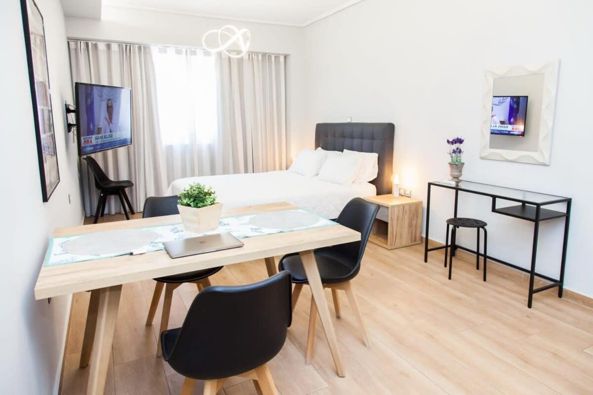 Contemporary And Chic Apartment In Central Athena Bagian luar foto
